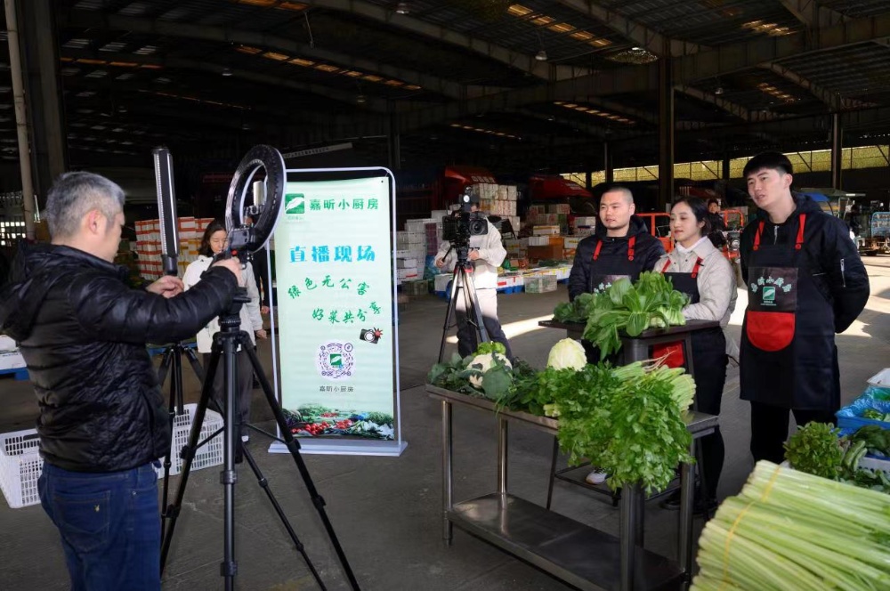4 4