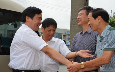 2012年8月,嘉兴市委书记、人大主任李卫宁一行莅临公司视察指导