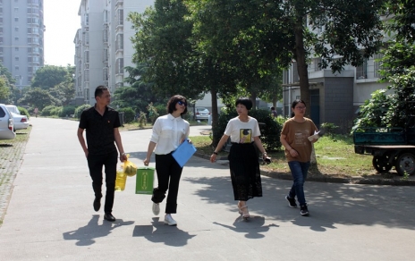情系困难群众 端午慰问送温暖