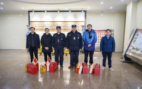 温暖驱散严寒